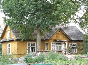 An empty house. Photo by Jacek Zasadni.